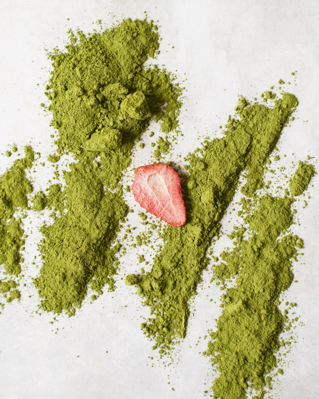 BIO japońska herbata Matcha z liofilizowanymi truskawkami